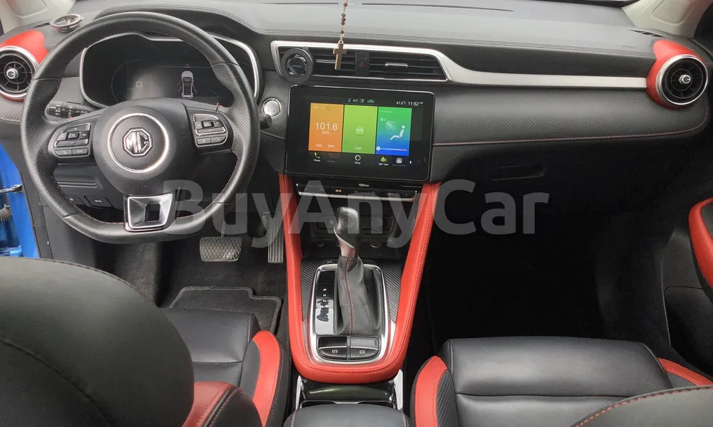 Vehicle photo 8