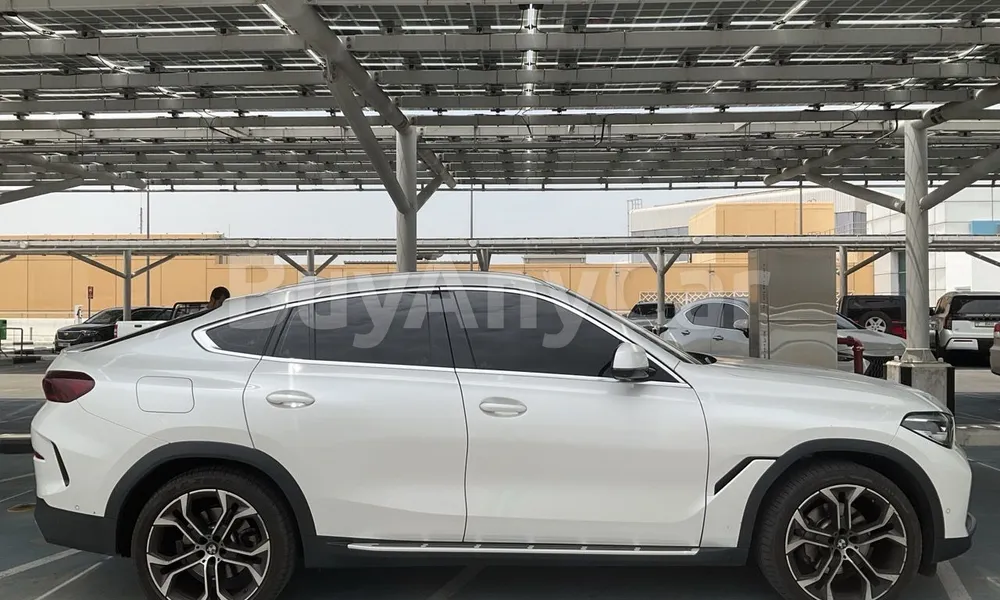 Vehicle photo 3
