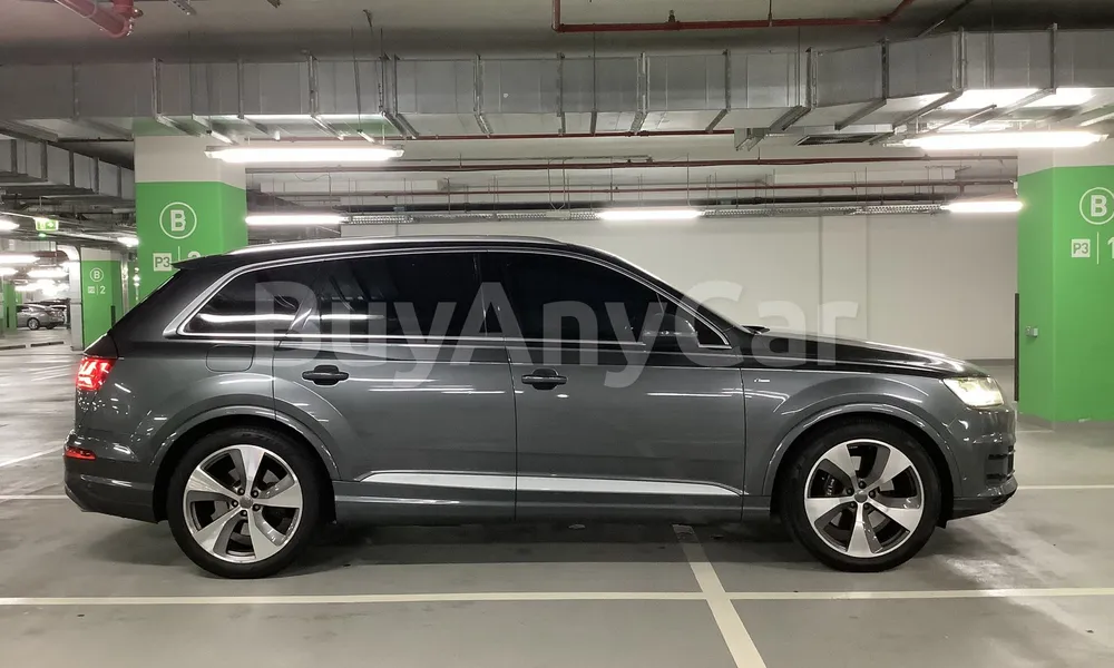 Vehicle photo 4