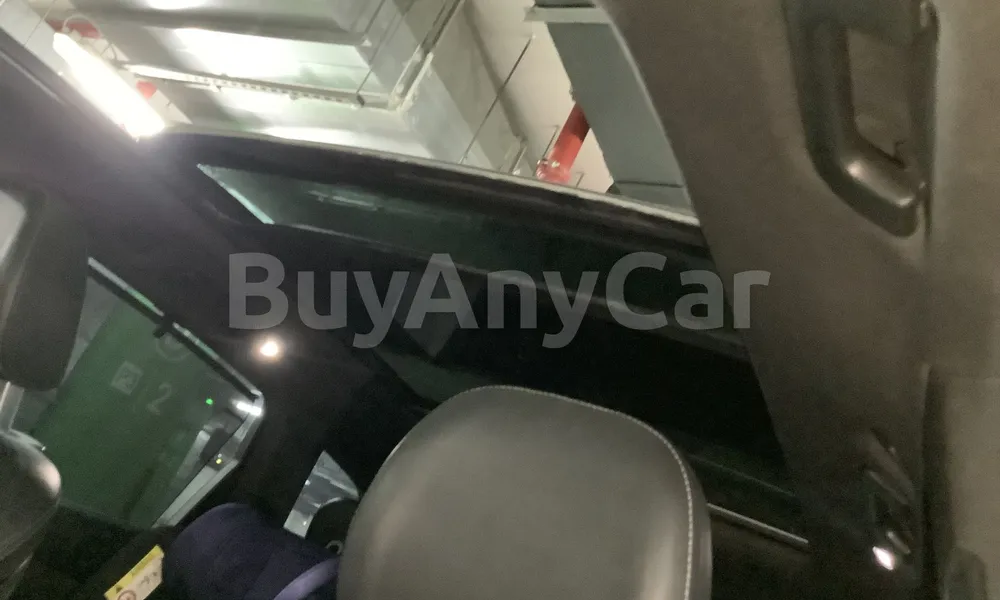 Vehicle photo 8