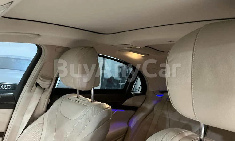 Vehicle photo 9