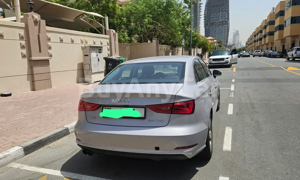Vehicle photo 5