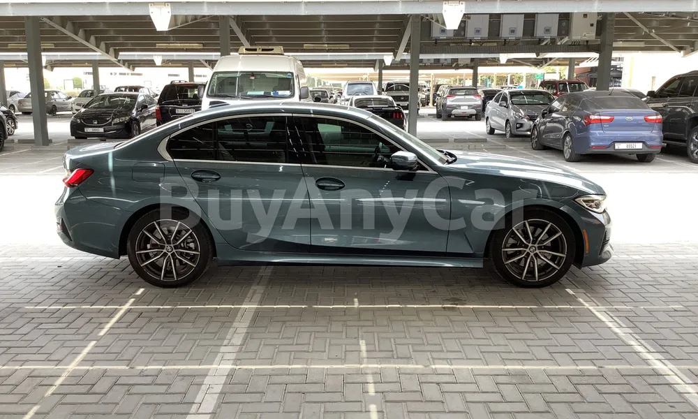 Vehicle photo 3