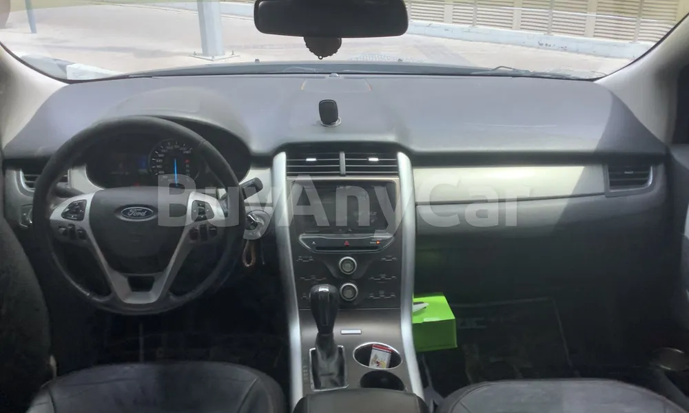Vehicle photo 9