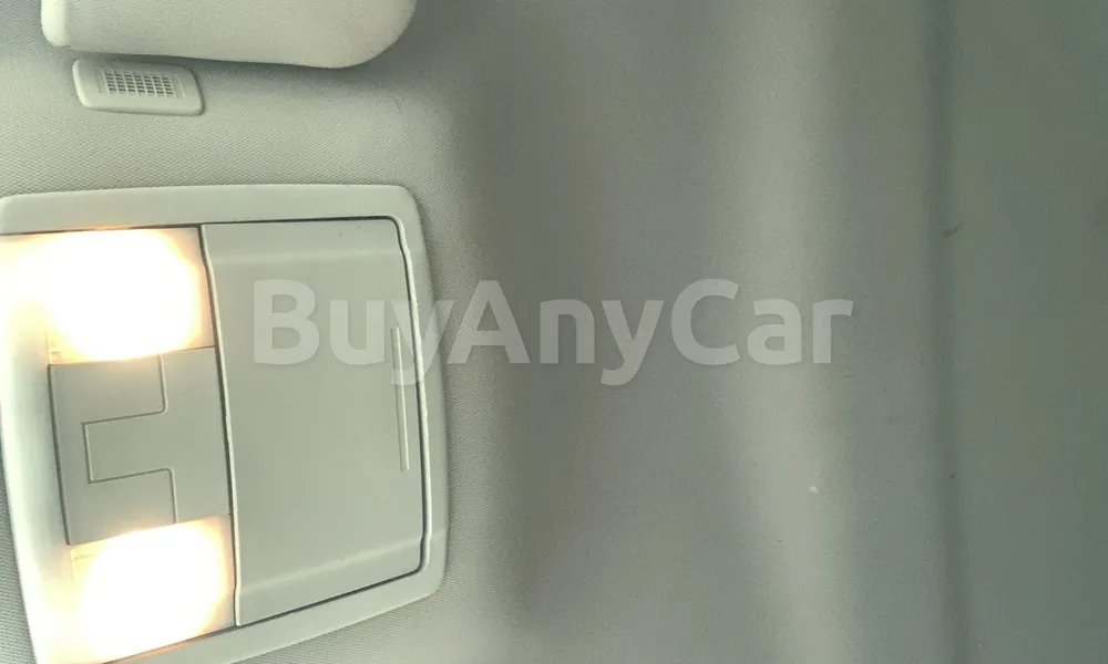 Vehicle photo 8