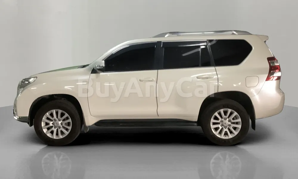 Vehicle photo 4