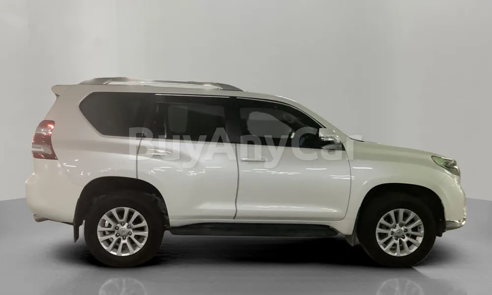 Vehicle photo 3