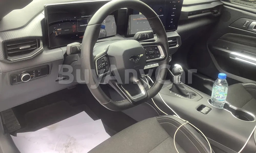 Vehicle photo 9