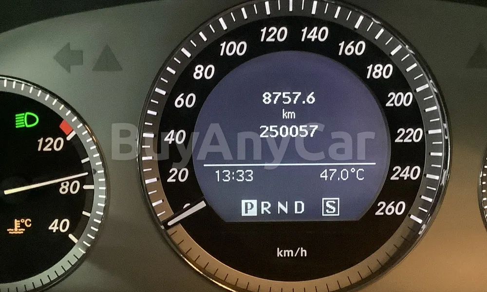 Vehicle photo 8