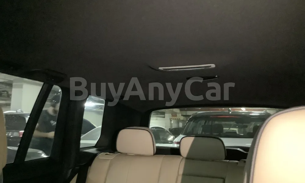 Vehicle photo 9
