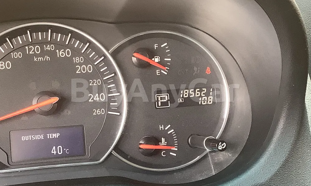 Vehicle photo 9