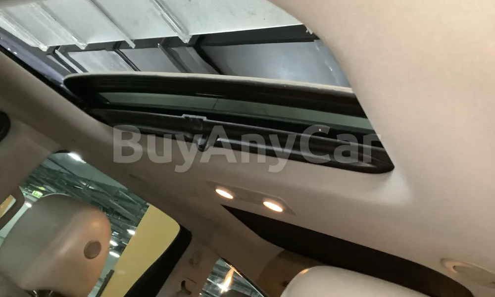 Vehicle photo 9