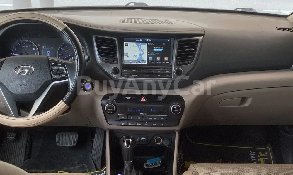 Vehicle photo 7