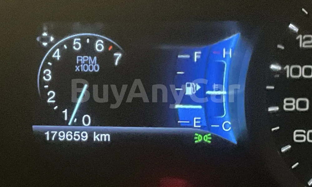 Vehicle photo 9