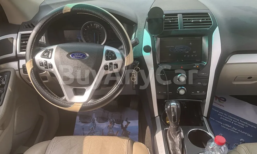 Vehicle photo 8