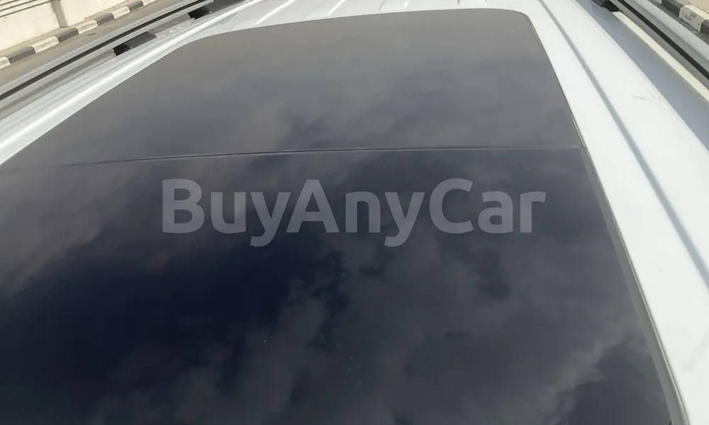 Vehicle photo 5
