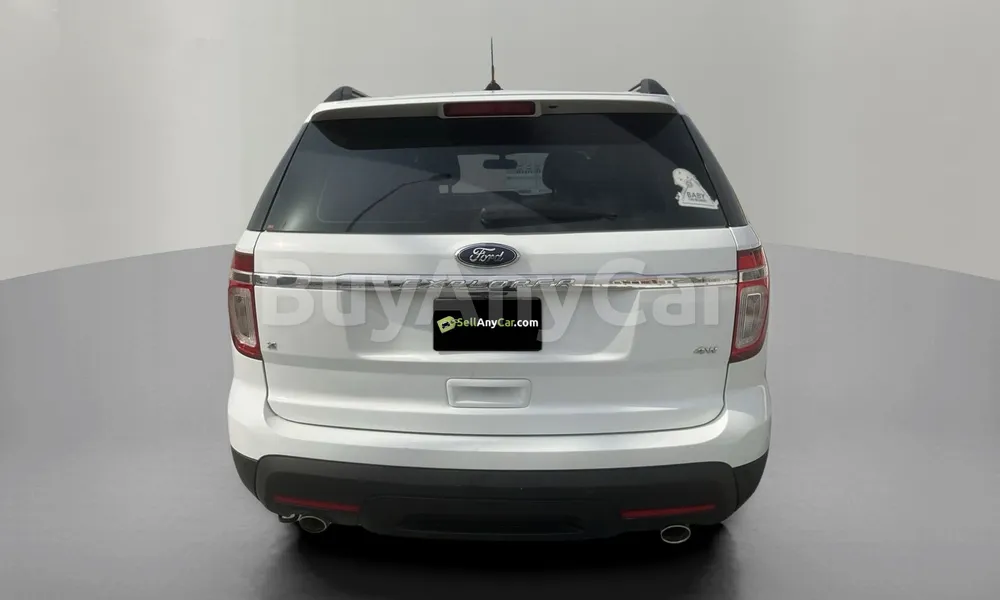 Vehicle photo 2
