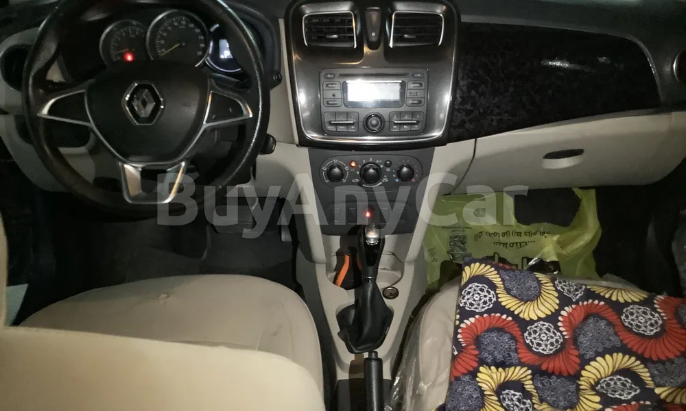 Vehicle photo 9