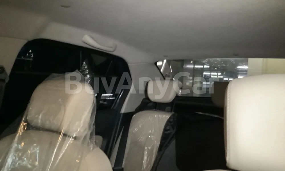 Vehicle photo 7