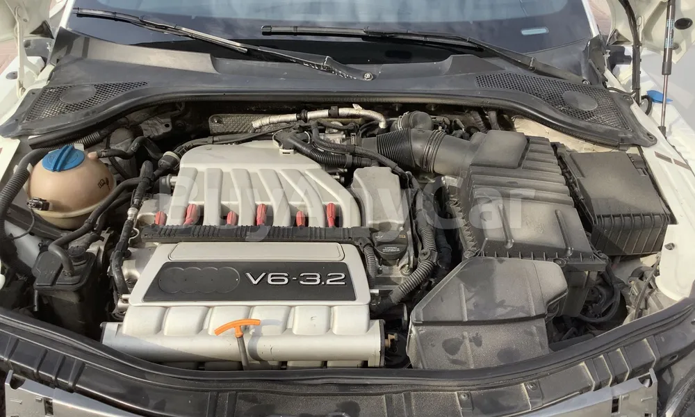 Vehicle photo 6