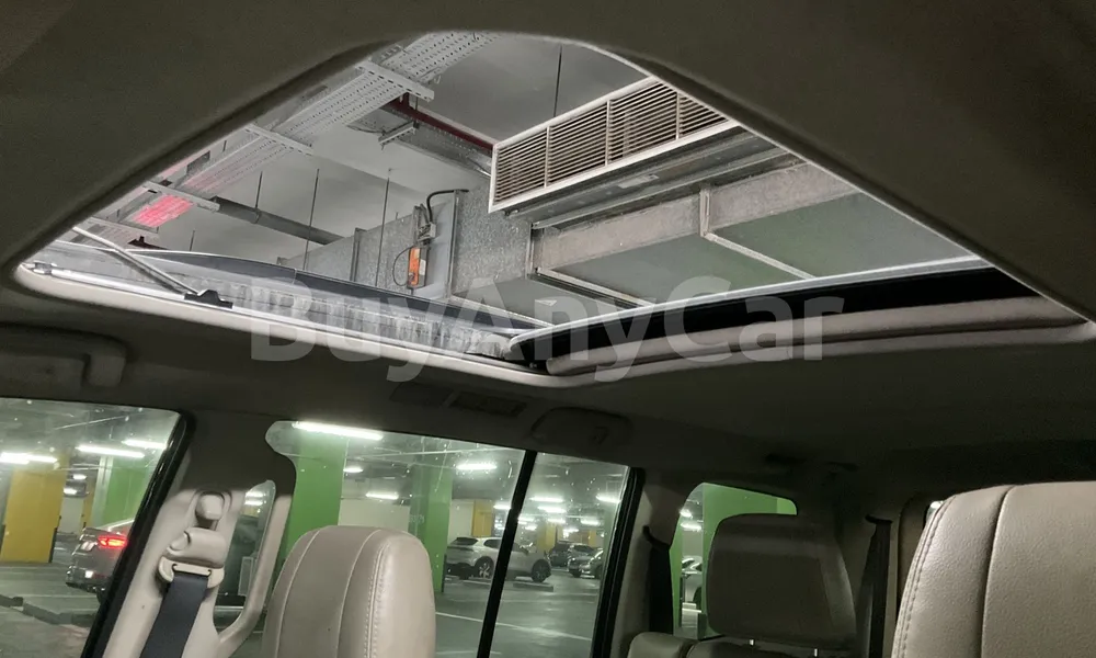Vehicle photo 9