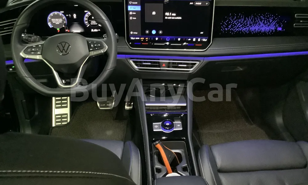 Vehicle photo 8
