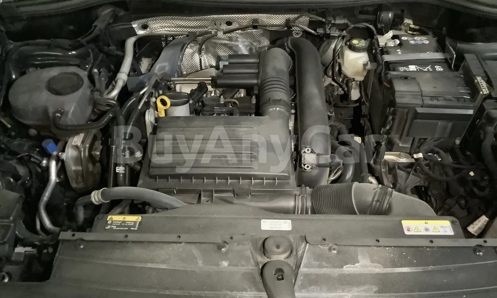 Vehicle photo 6