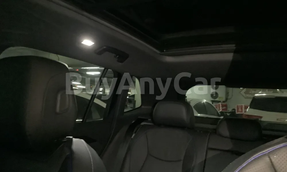 Vehicle photo 9