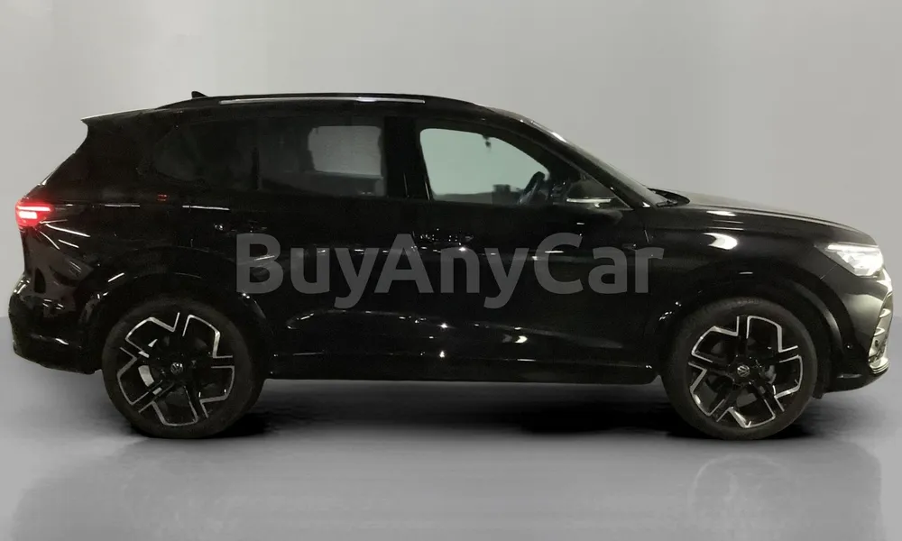Vehicle photo 3