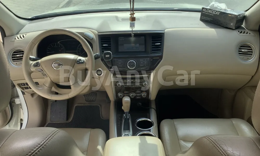 Vehicle photo 8