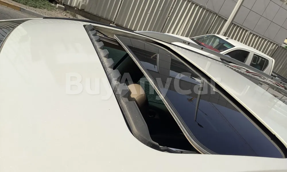 Vehicle photo 5
