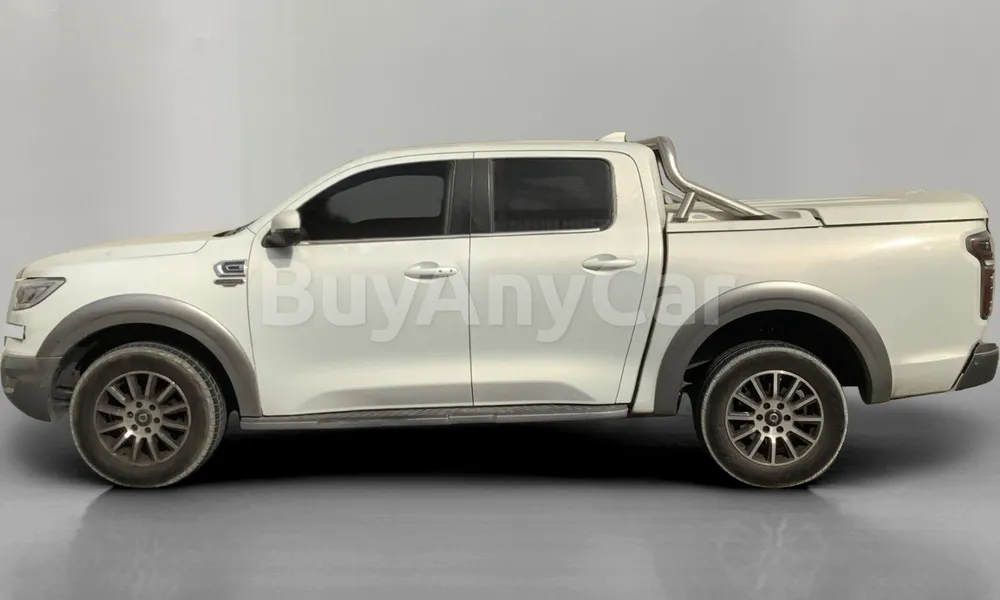 Vehicle photo 4