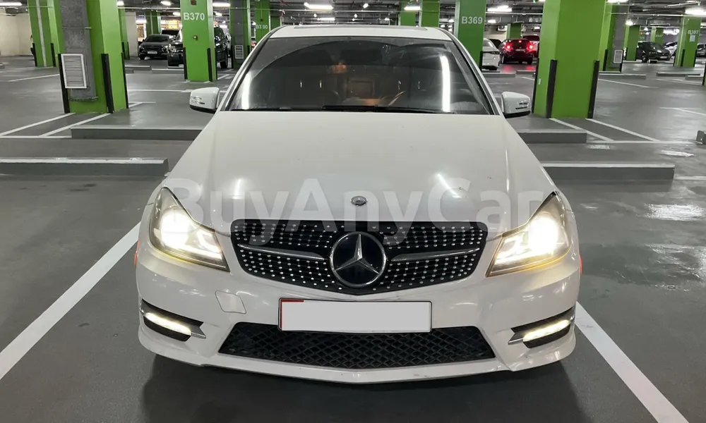 Vehicle photo 1