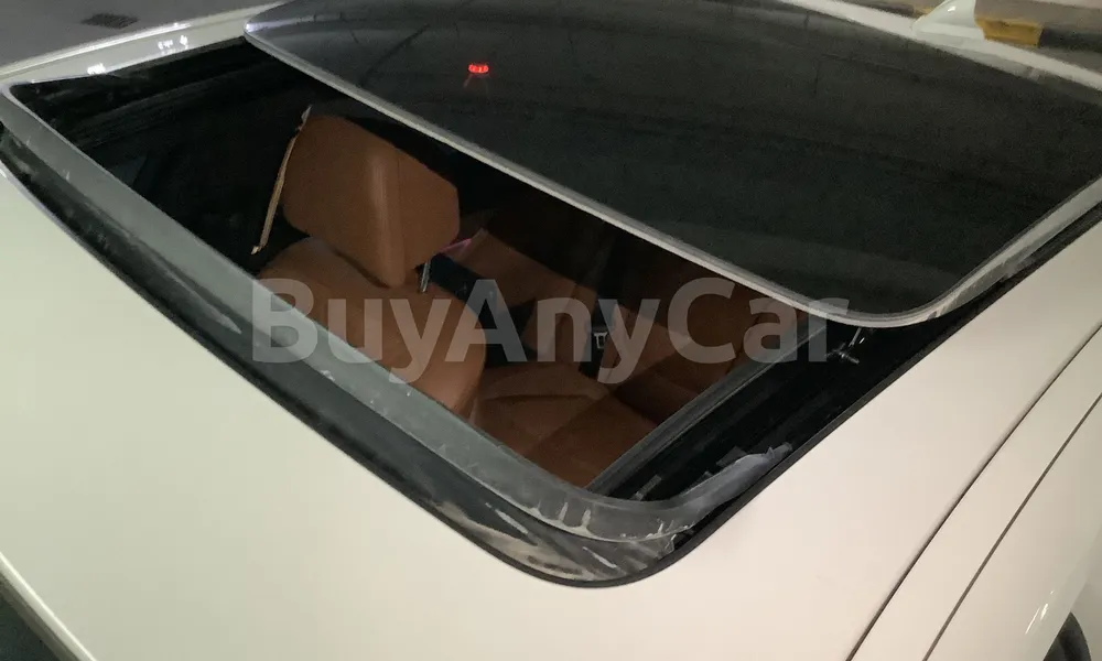 Vehicle photo 5