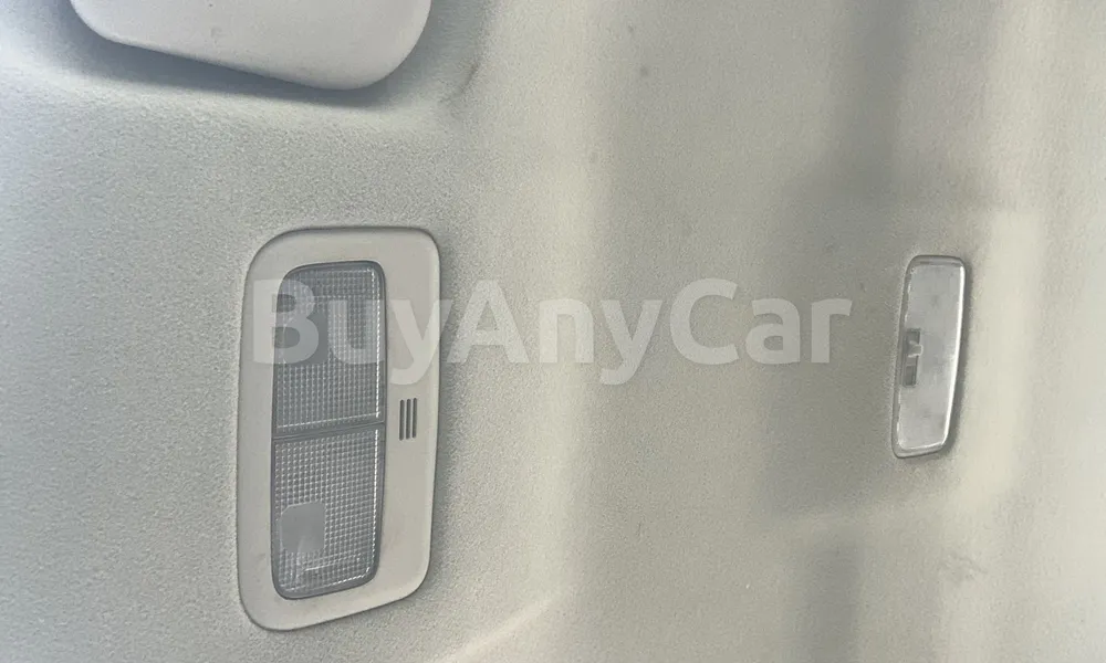 Vehicle photo 9