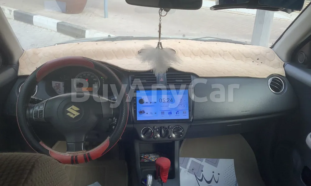 Vehicle photo 8