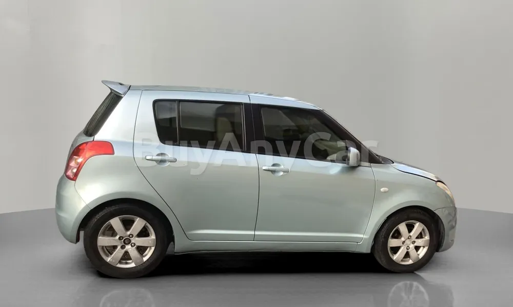 Vehicle photo 4