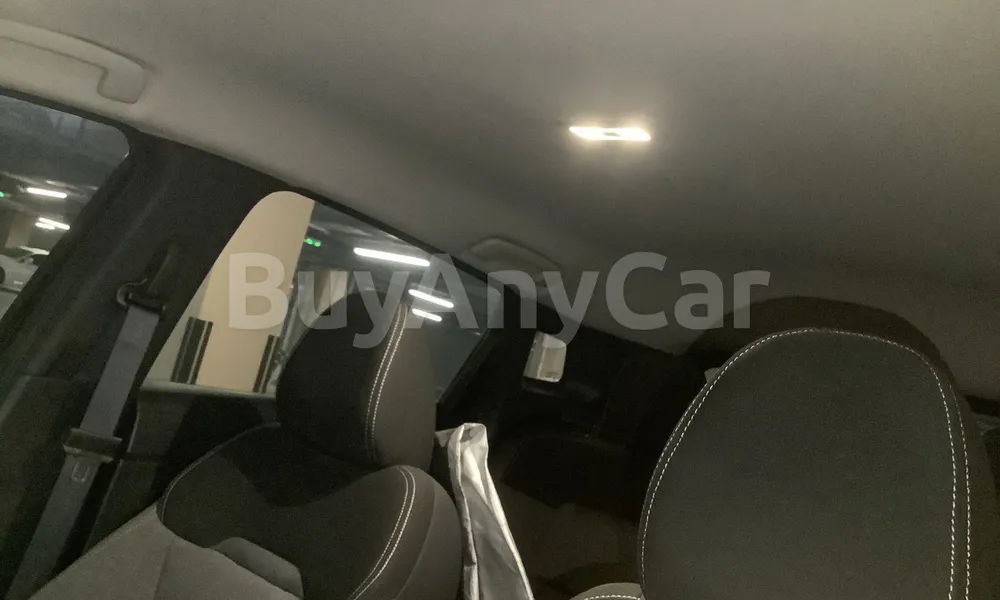 Vehicle photo 9