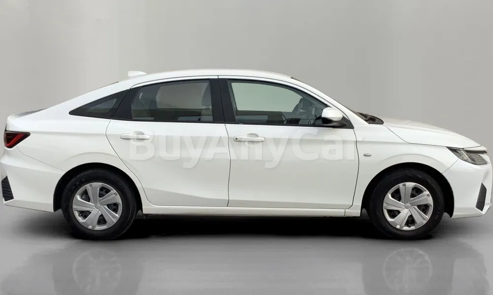 Vehicle photo 3