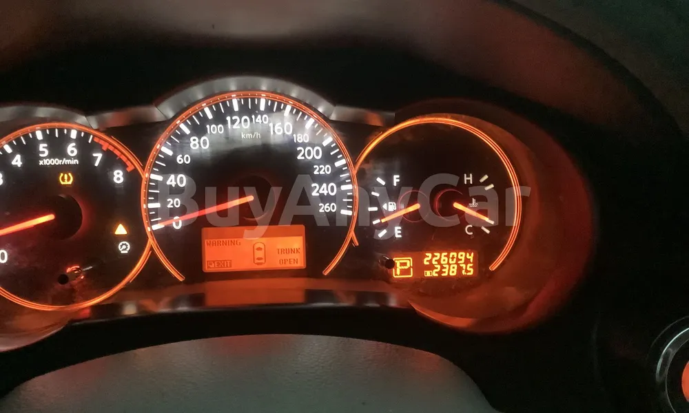 Vehicle photo 6