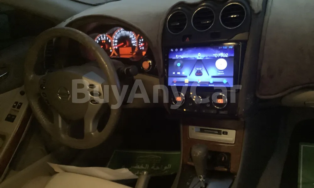 Vehicle photo 7