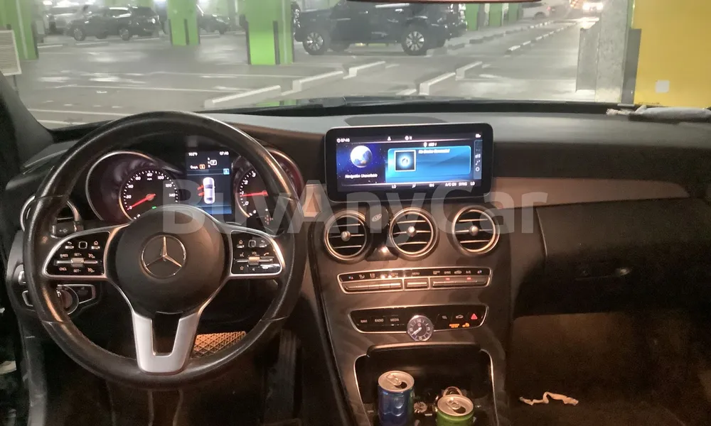 Vehicle photo 8