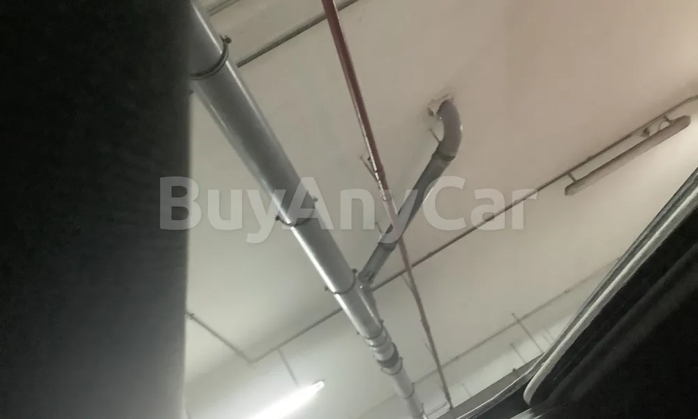 Vehicle photo 9