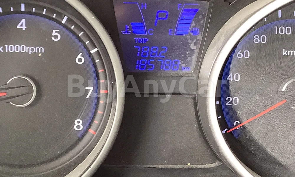 Vehicle photo 6