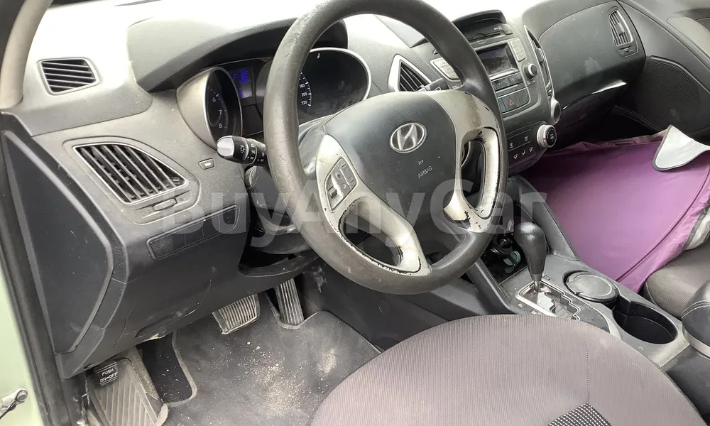 Vehicle photo 7