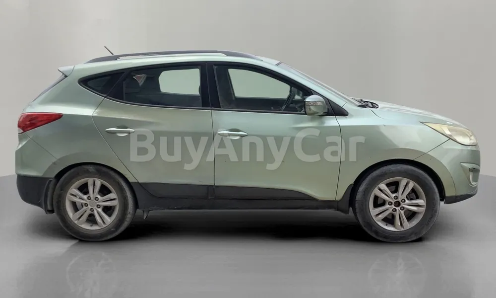 Vehicle photo 3