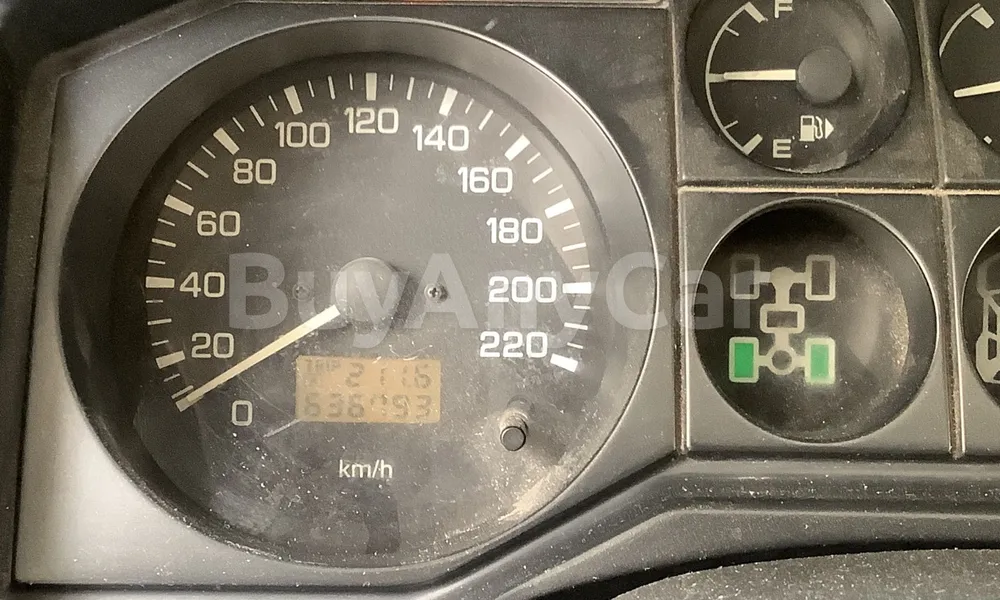 Vehicle photo 7