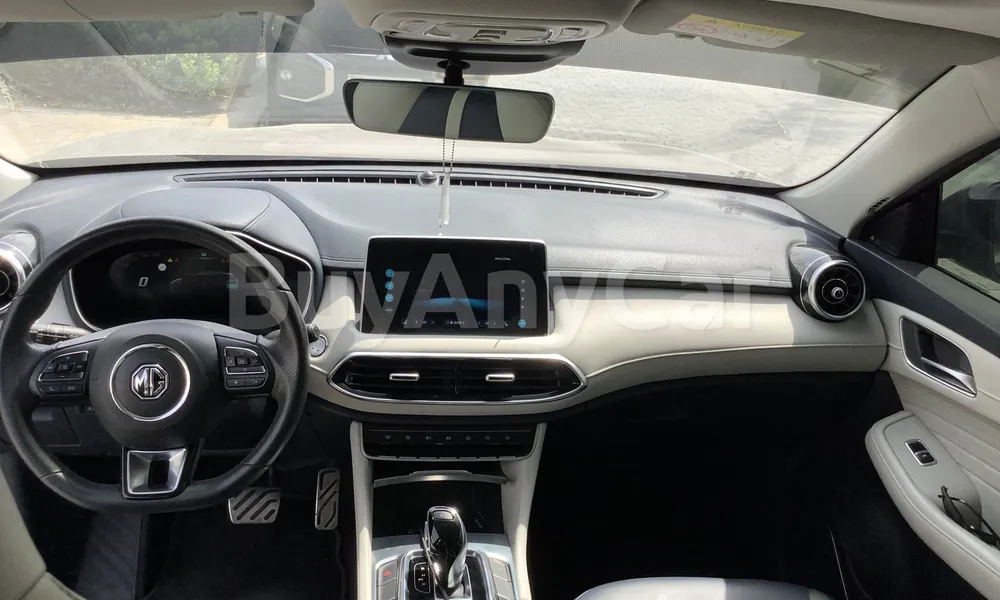 Vehicle photo 4