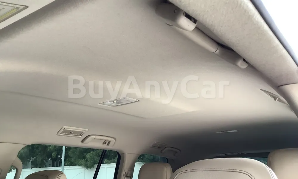 Vehicle photo 9