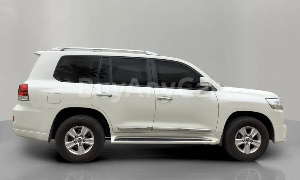 Vehicle photo 3